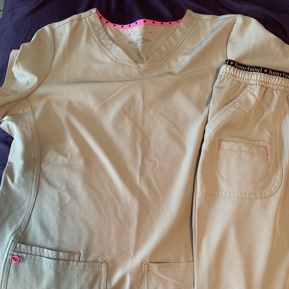 Heart and soul khaki scrub set